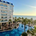 The Wish House Апартаменты Голем